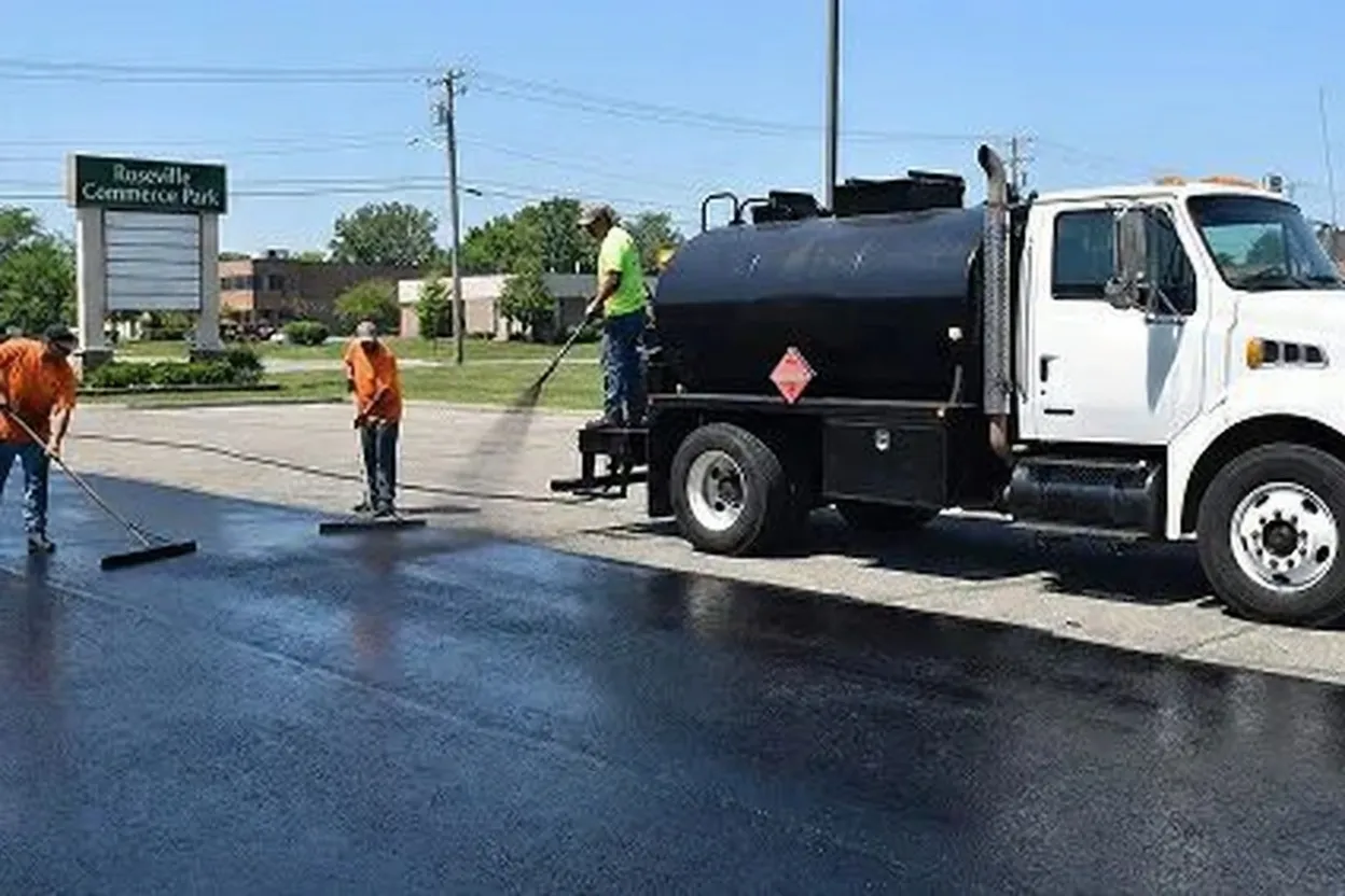 roseville-sealcoating